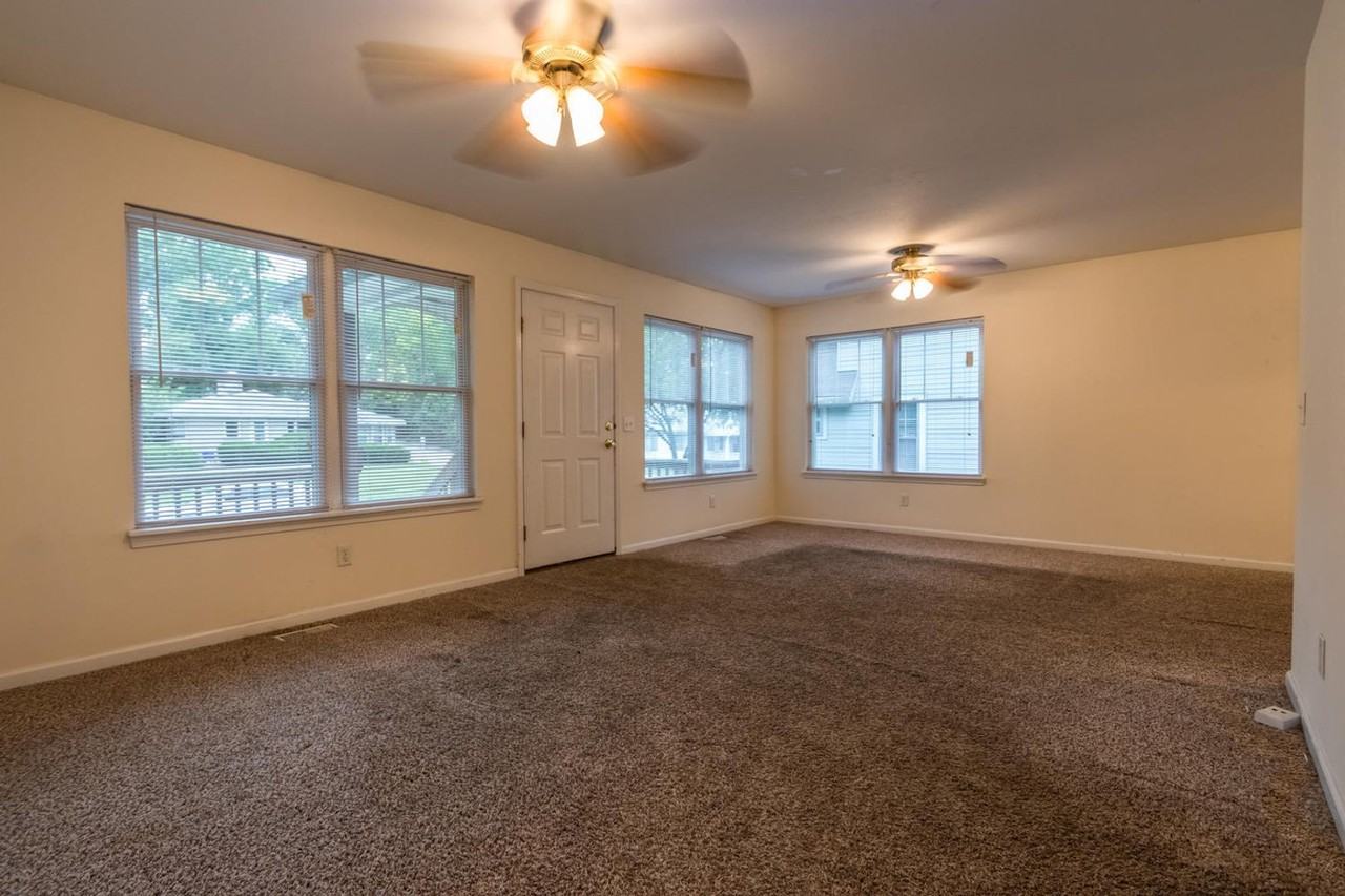 505 S Highland Ave - Photo 4 of 21