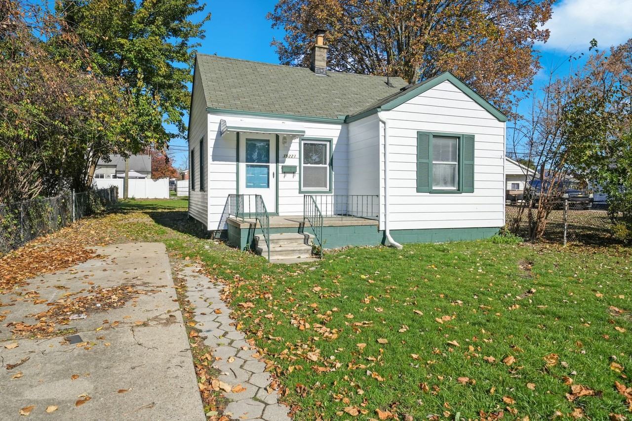 19221 Melvin St - Photo 2 of 19