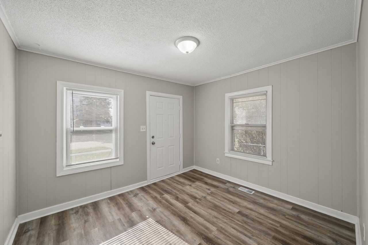 19221 Melvin St - Photo 3 of 19