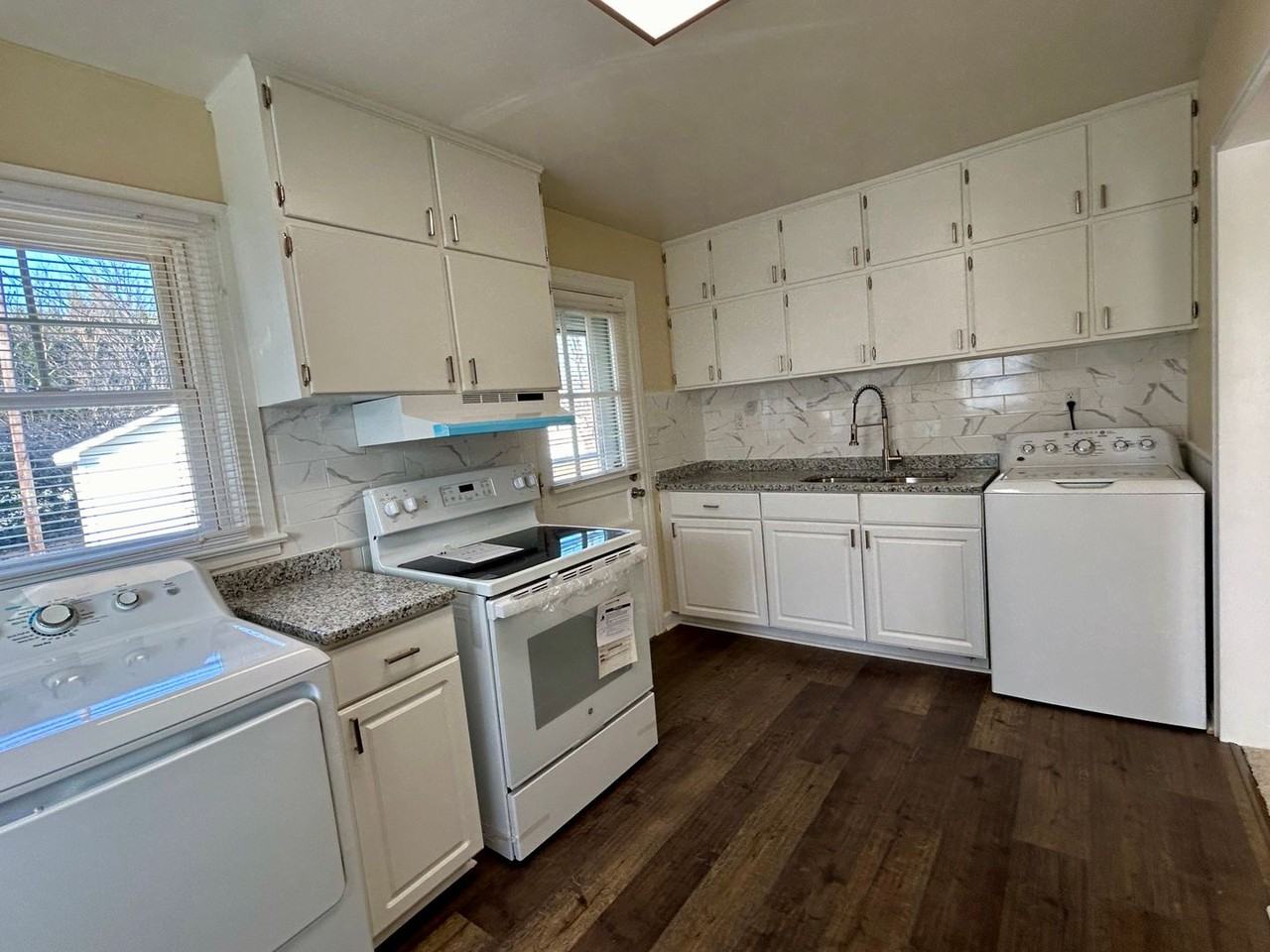 1315 Walnut St - Photo 3 of 20