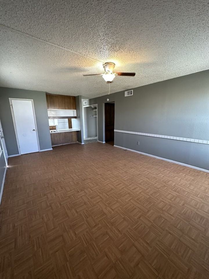 5706 Brownfield Dr - Photo 3 of 9