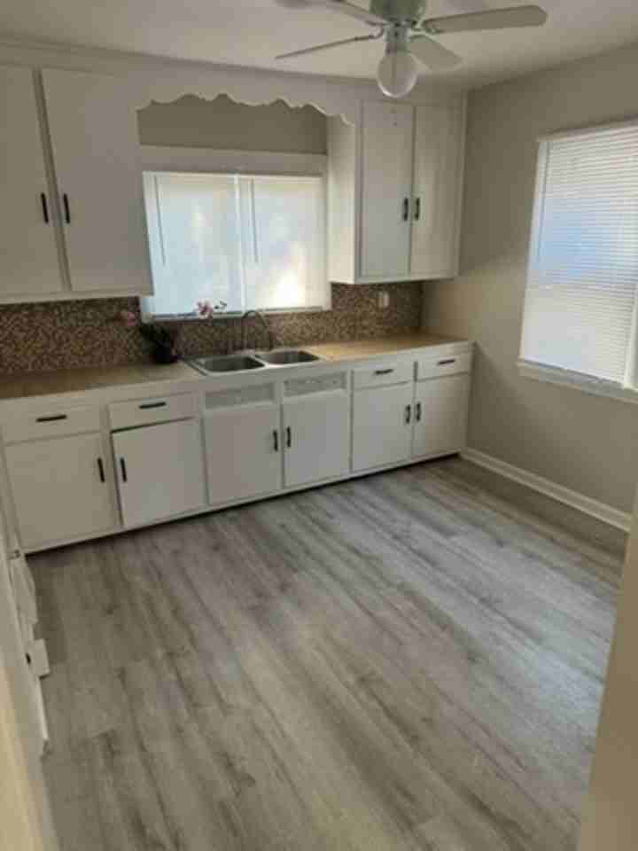 5680 N 39th St - Photo 2 of 20