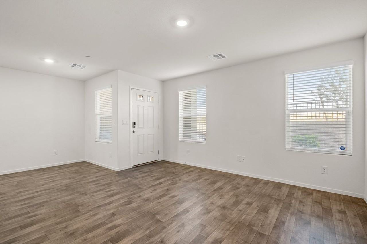 9117 Rubber Soul Street - Photo 6 of 17