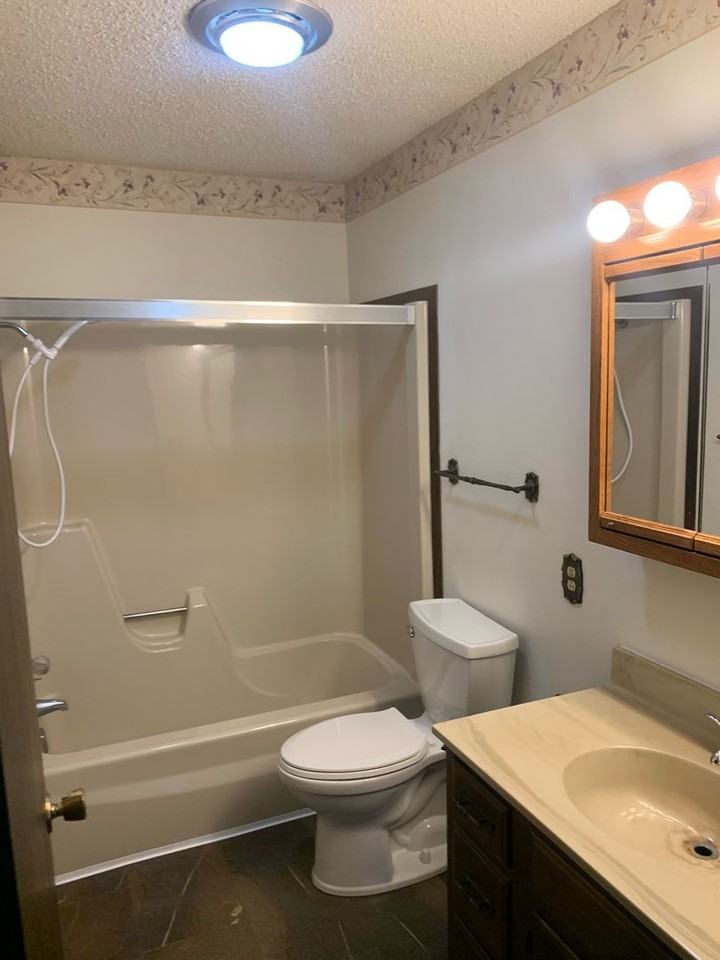 307 N Davis St - Photo 3 of 6