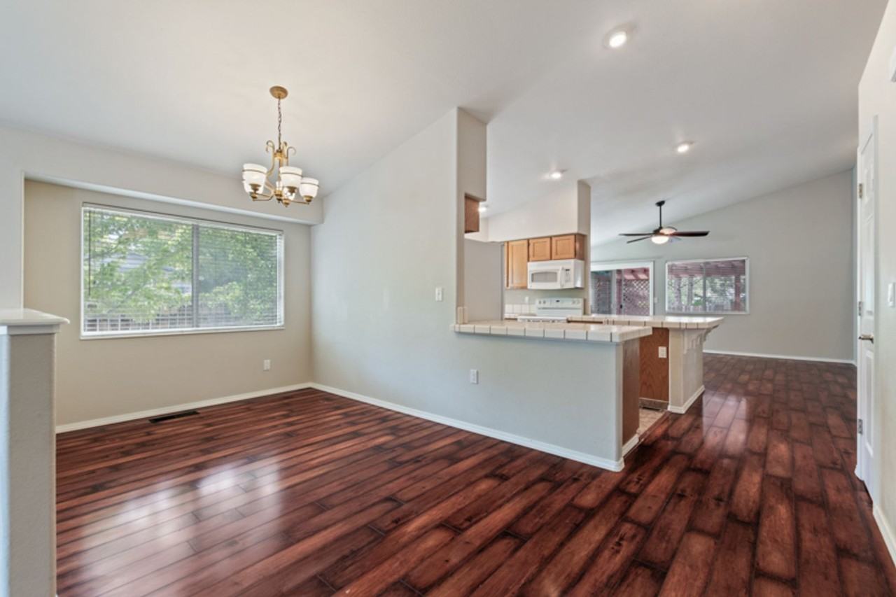 4605 Goodwin Rd - Photo 5 of 16