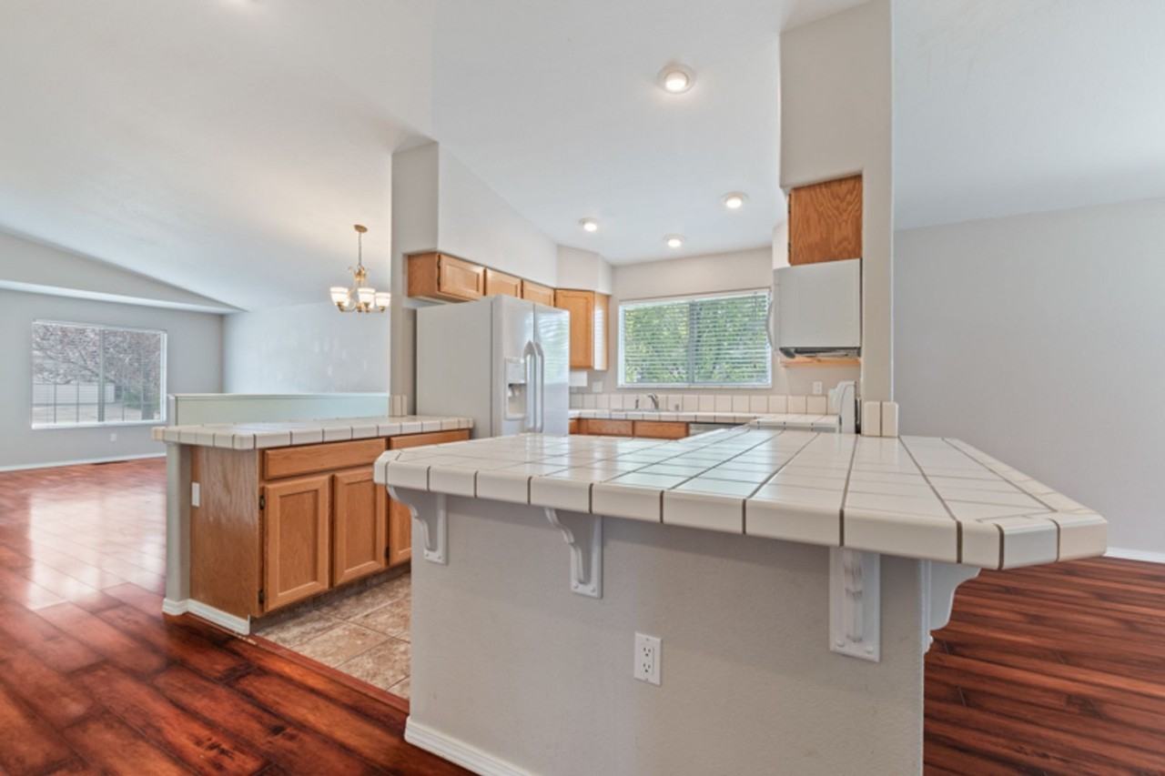 4605 Goodwin Rd - Photo 6 of 16