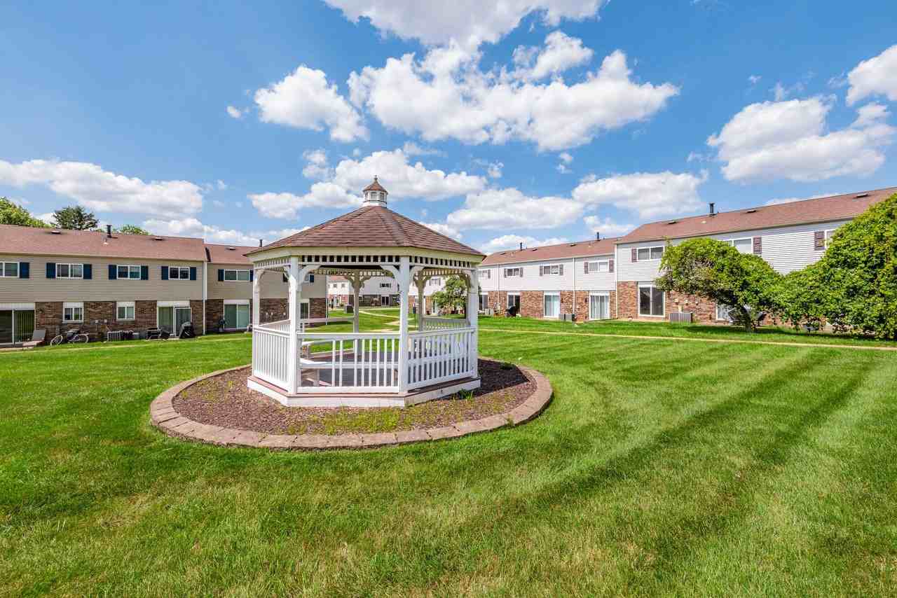 Emerald Gardens - Photo 6 of 50