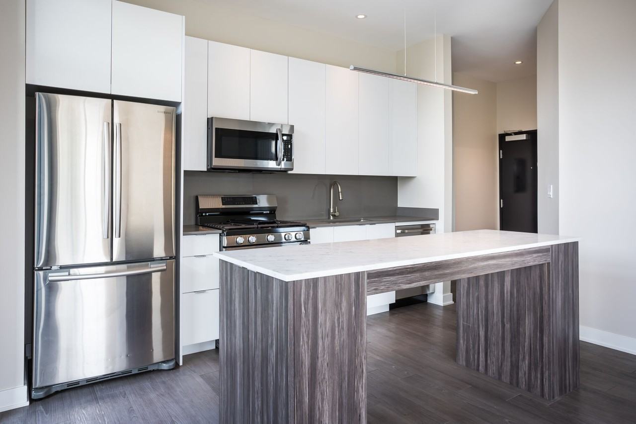 Luxe Logan Square - Photo 2 of 19