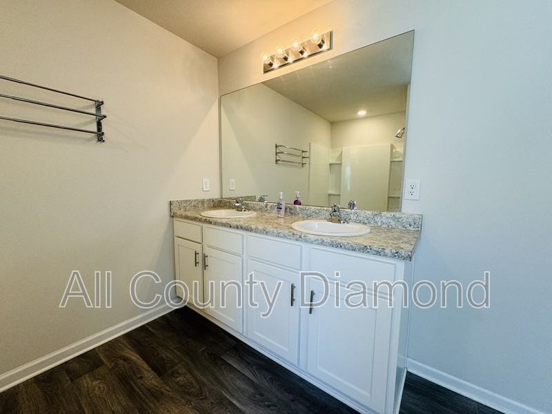 4011 Silver Spur Road - Photo 5 of 19