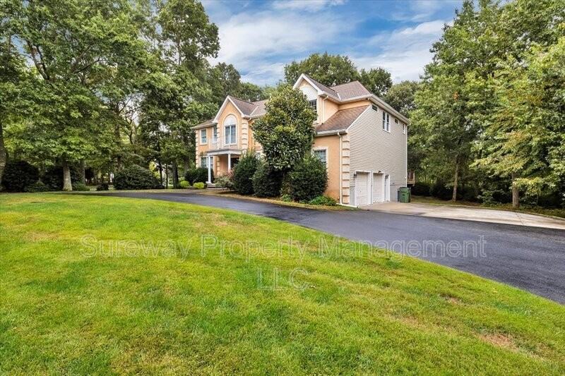 113 Lighthouse Ln - Photo 3 of 24