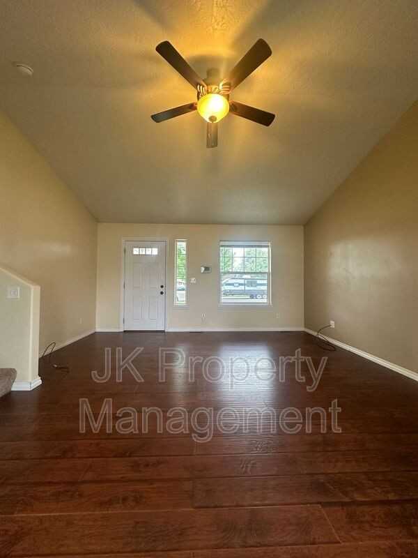 709 49th St N - Photo 7 of 33