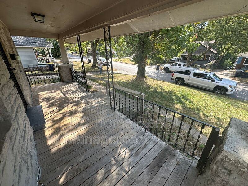 6947 College Ave - Photo 3 of 40