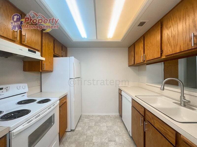 2899 W Malad St - Photo 7 of 19