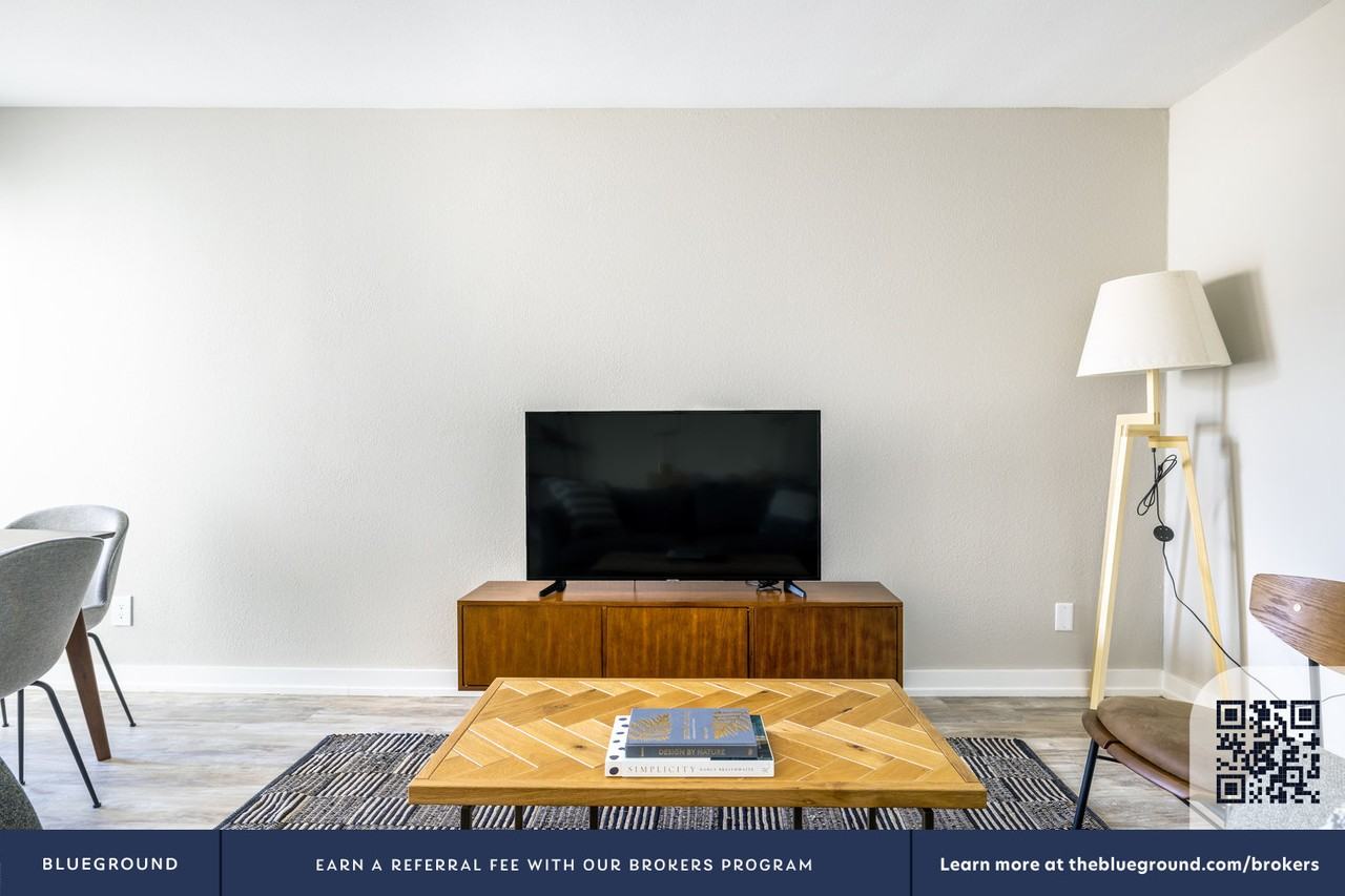 615 South Catalina Avenue - Photo 4 of 34