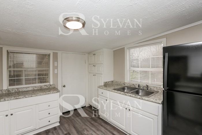 230 Canton St - Photo 3 of 15
