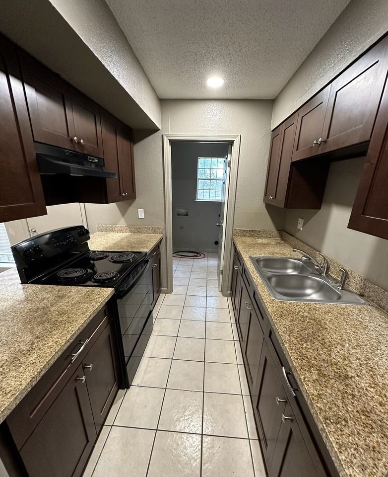 1028 Dimarco Drive - Photo 2 of 12