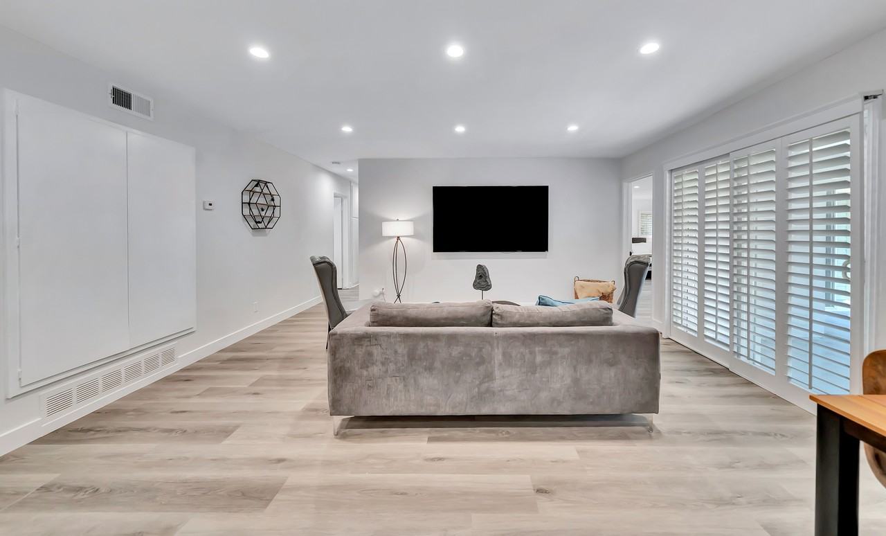 23714 Archwood St #NA - Photo 6 of 45