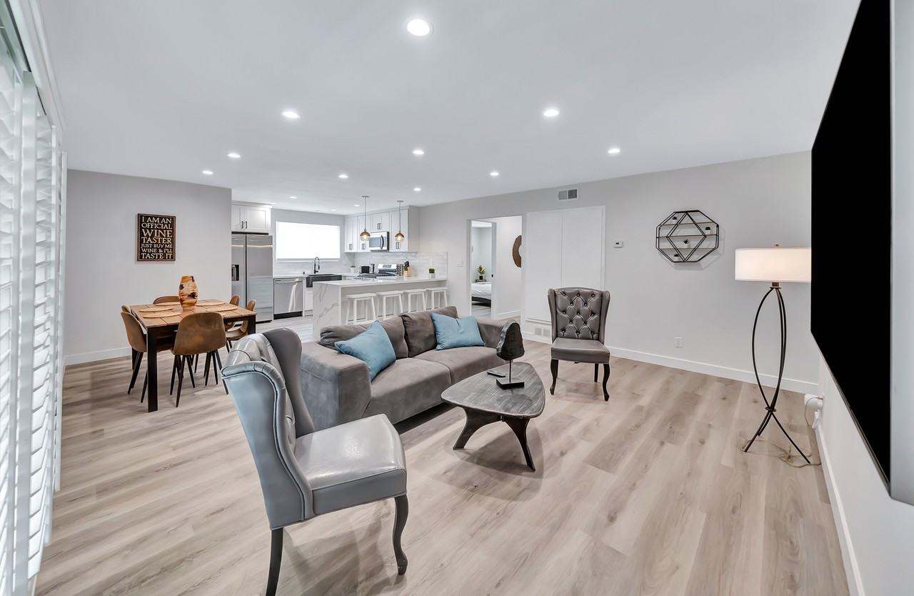 23714 Archwood St #NA - Photo 2 of 45