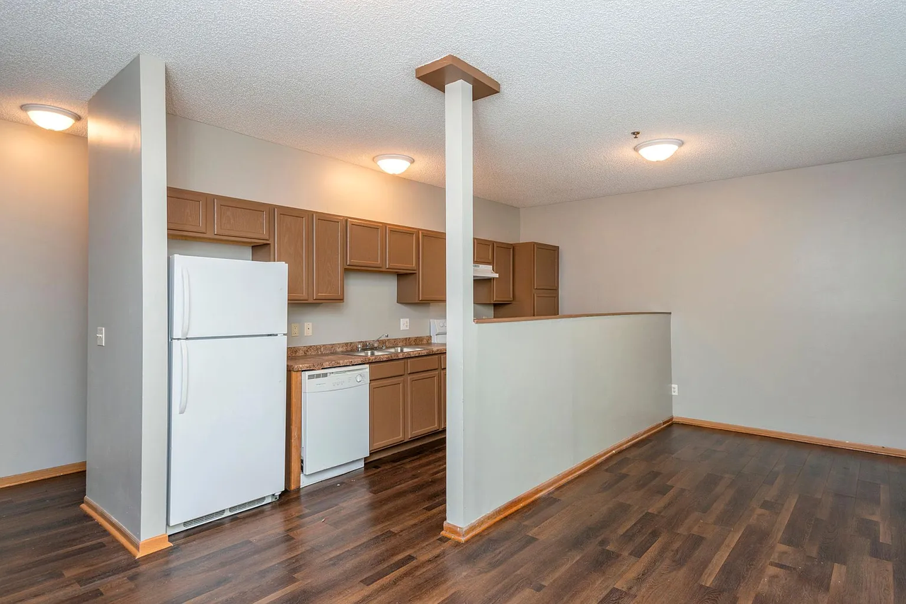 2440 Portland Ave #101 - Photo 2 of 16