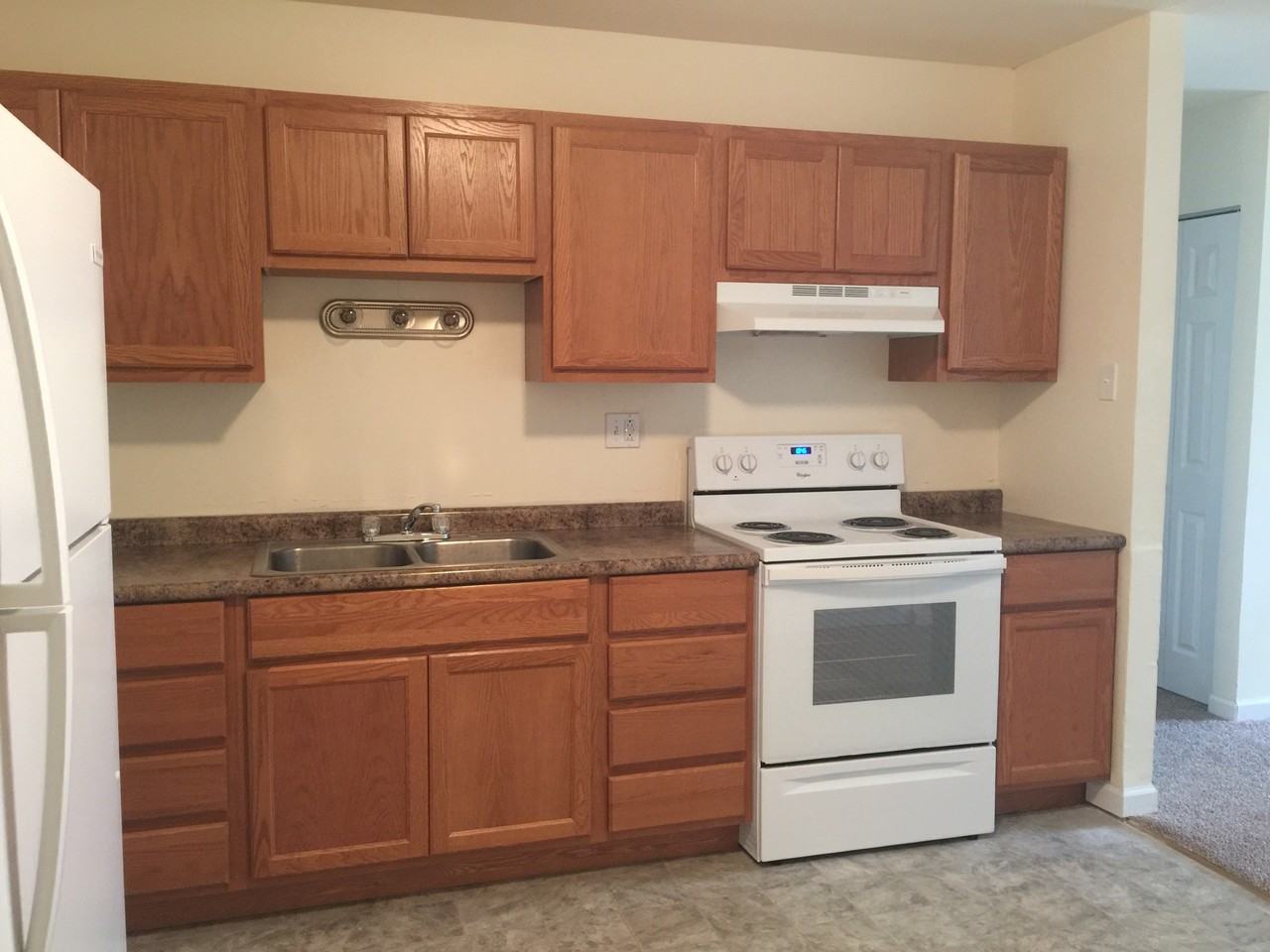 1526 Bertha Ln #E - Photo 2 of 2