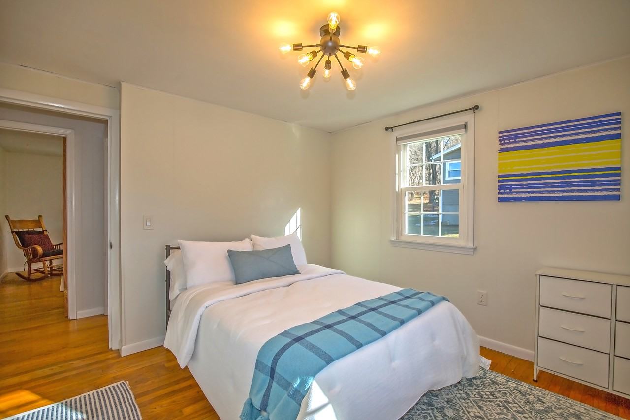 40 Debra Ave #NA - Photo 5 of 11