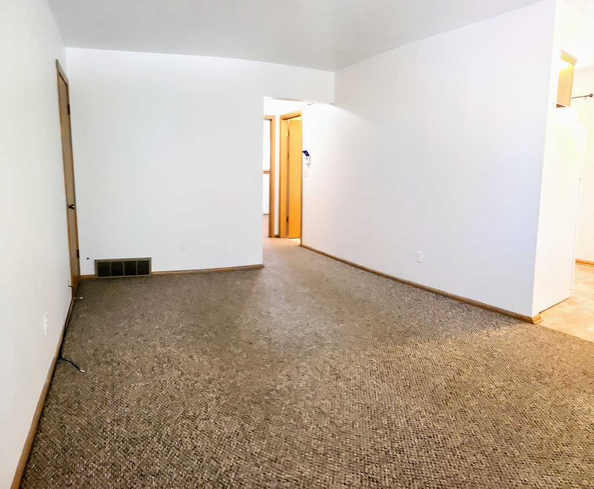 617 E Homer St #4 - Photo 5 of 8