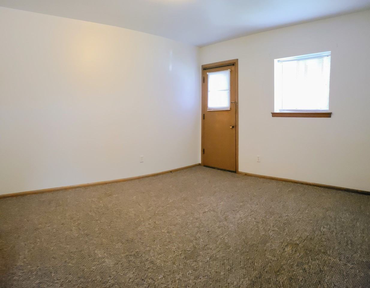 617 E Homer St #4 - Photo 6 of 8