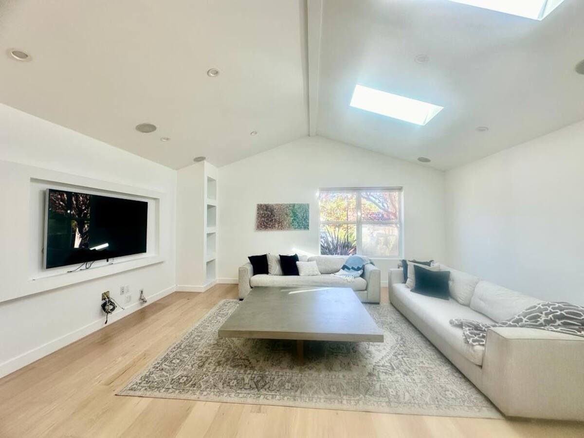 23032 Mariano St #NA - Photo 2 of 30