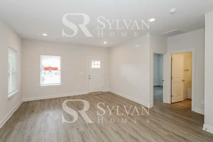 469 Oates St - Photo 3 of 15