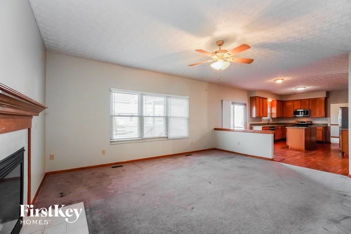 1950 Bellflower Ct - Photo 2 of 15