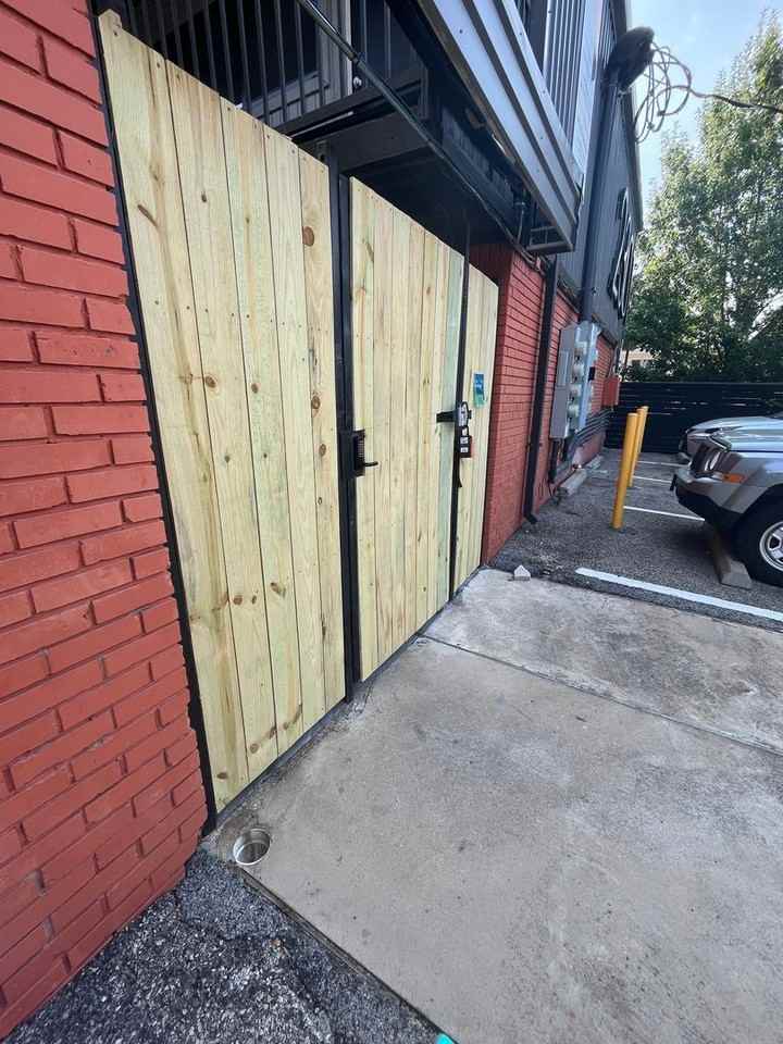 Dream Montrose - Photo 2 of 26