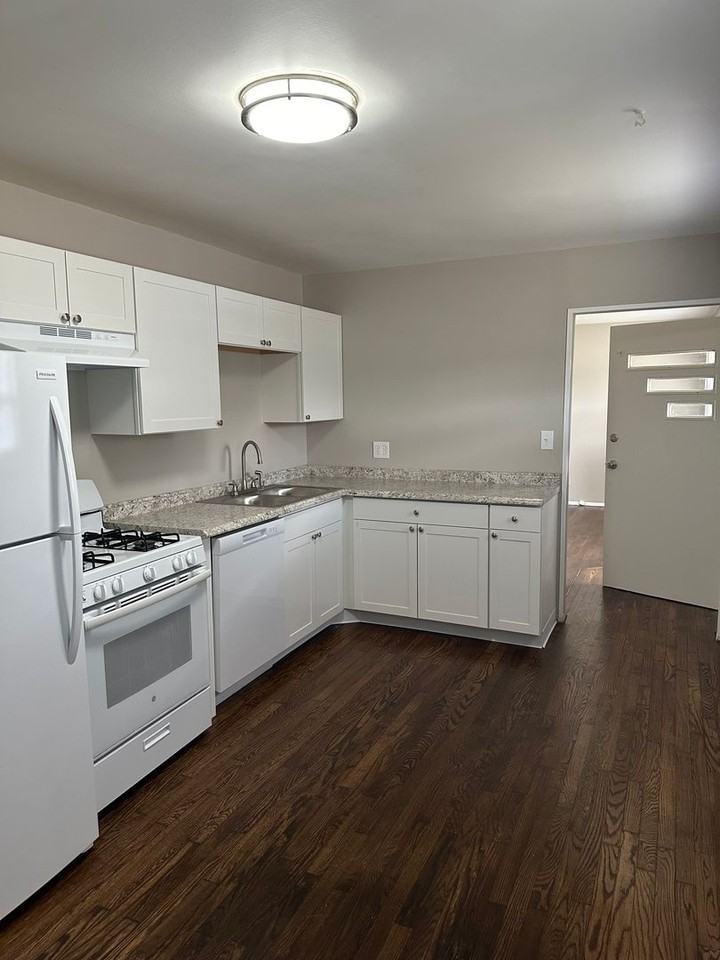 3765 Clearwater Drive - Photo 6 of 12