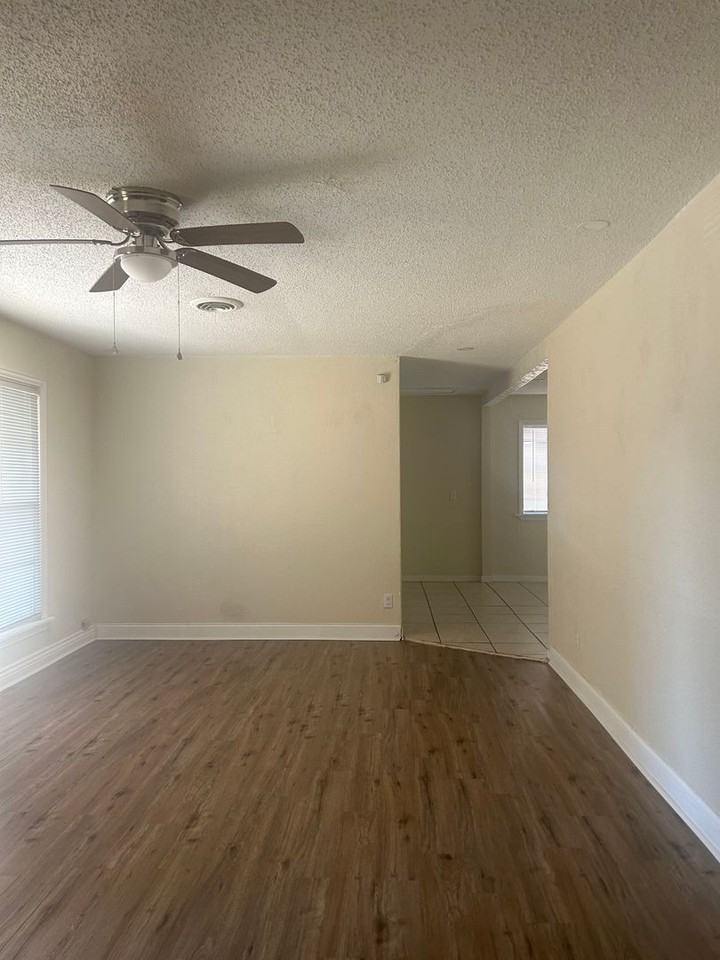 1503 Nw 18th St - Photo 2 of 11