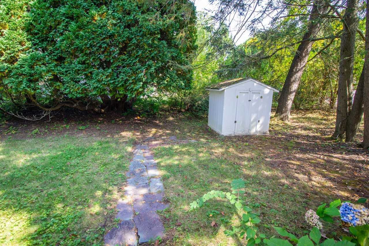 11 Brookwood Dr - Photo 4 of 17