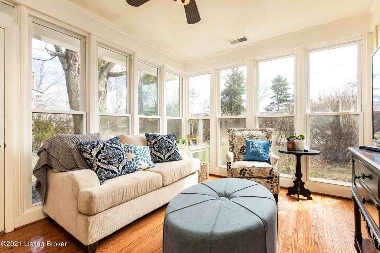 1601 Lynn Way - Photo 3 of 26