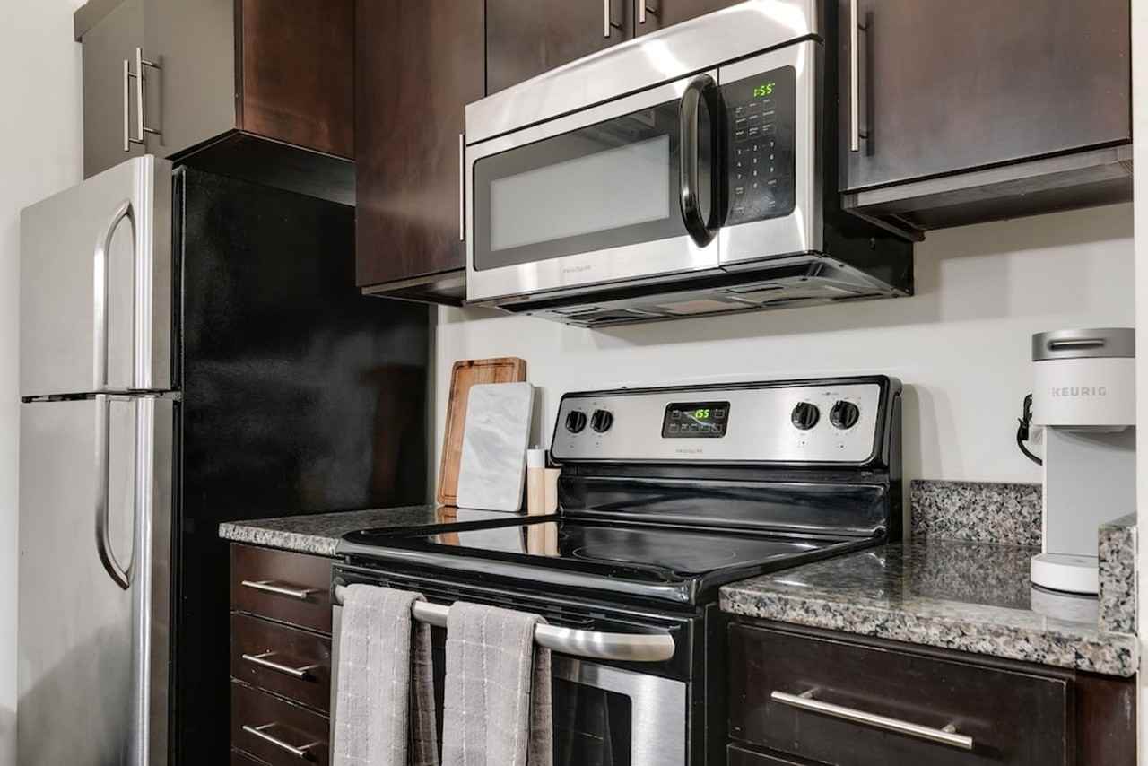 Atrium on Broad Apartments - Photo 3 of 12