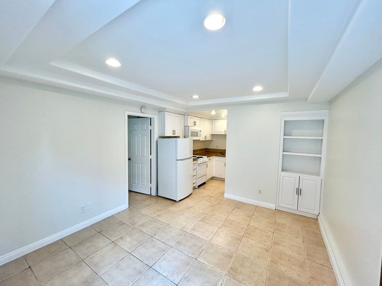919 Emerald St #A - Photo 6 of 9