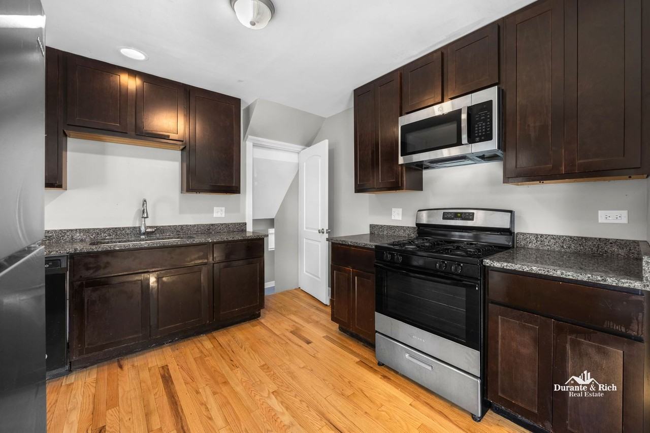 8716 S Sacramento Ave - Photo 5 of 14