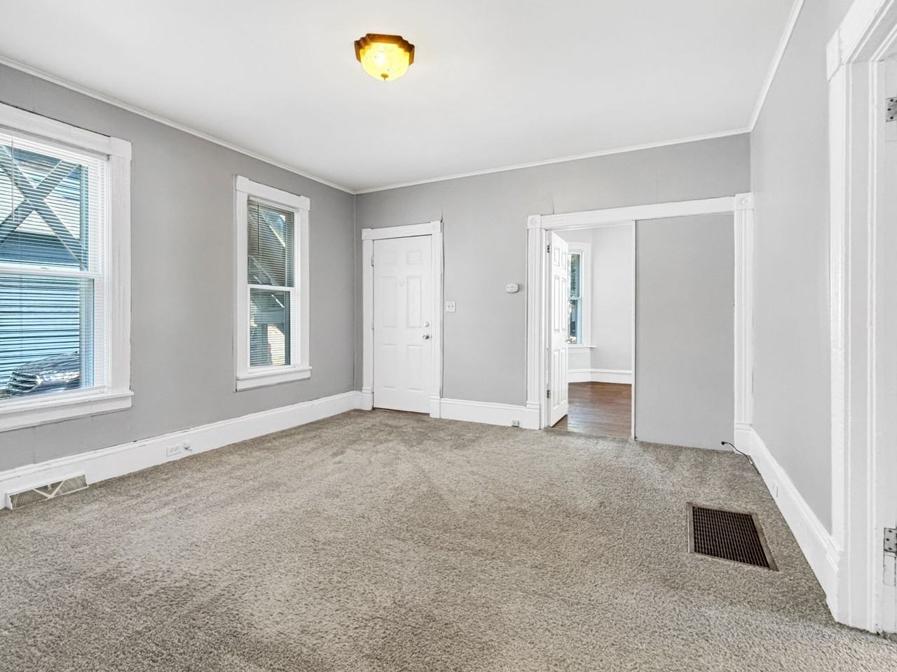 828 9th St. NW - Photo 3 of 6