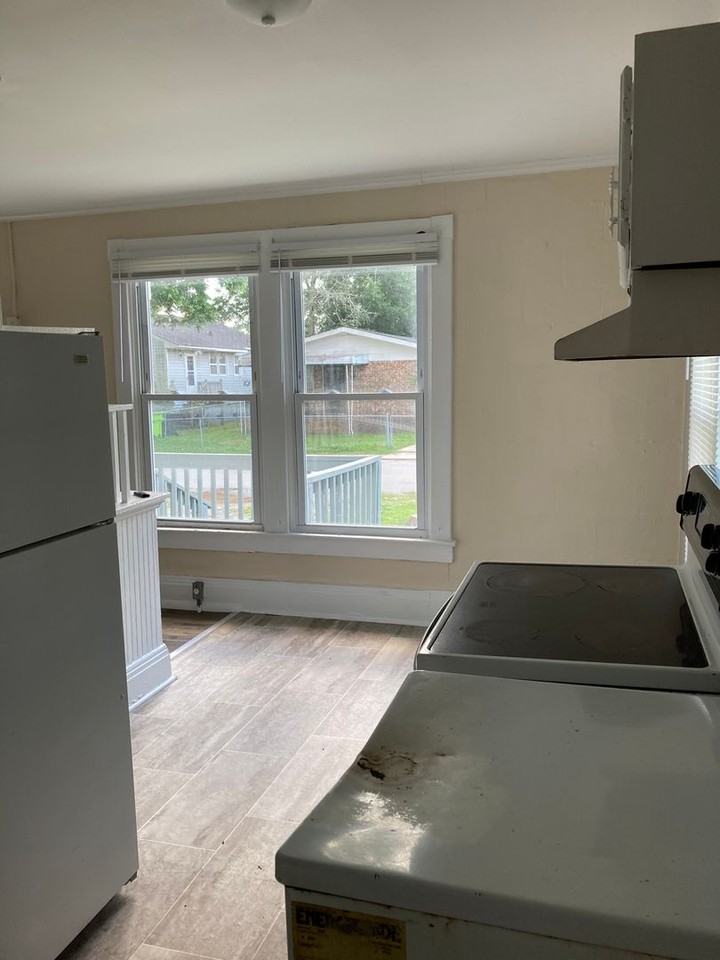 816 Fowlers Ln - Photo 4 of 10