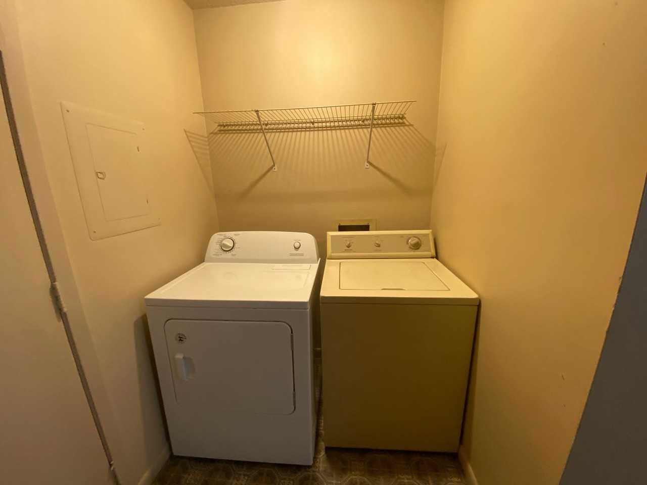 1413 S Church St - Photo 5 of 26