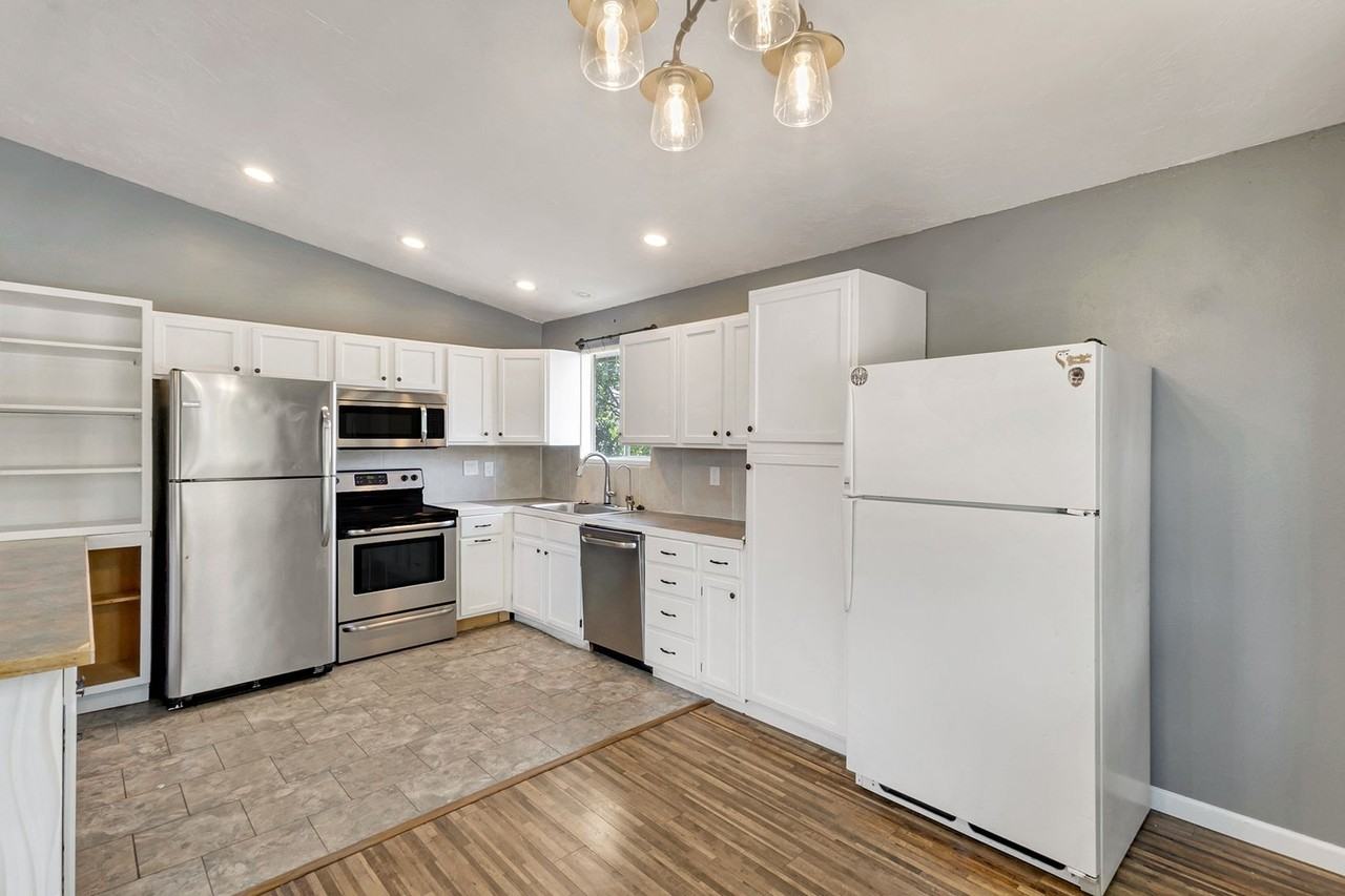 636 29 1/4 Rd - Photo 2 of 23