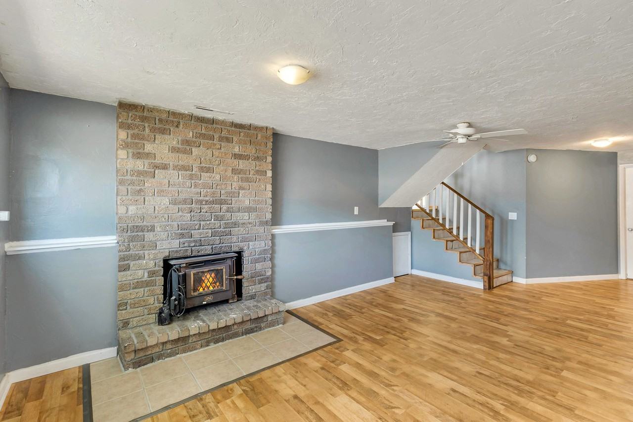 636 29 1/4 Rd - Photo 5 of 23
