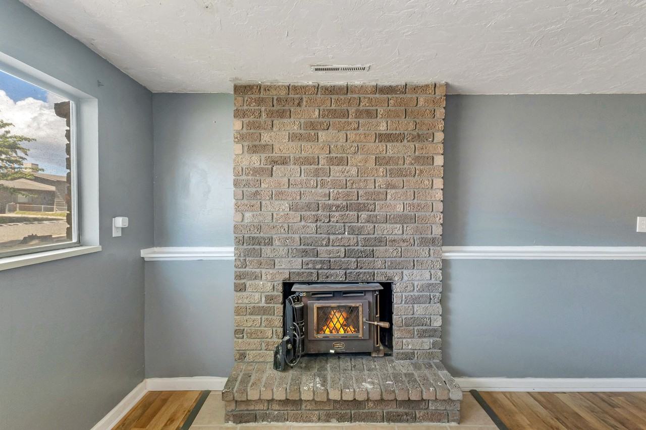 636 29 1/4 Rd - Photo 6 of 23