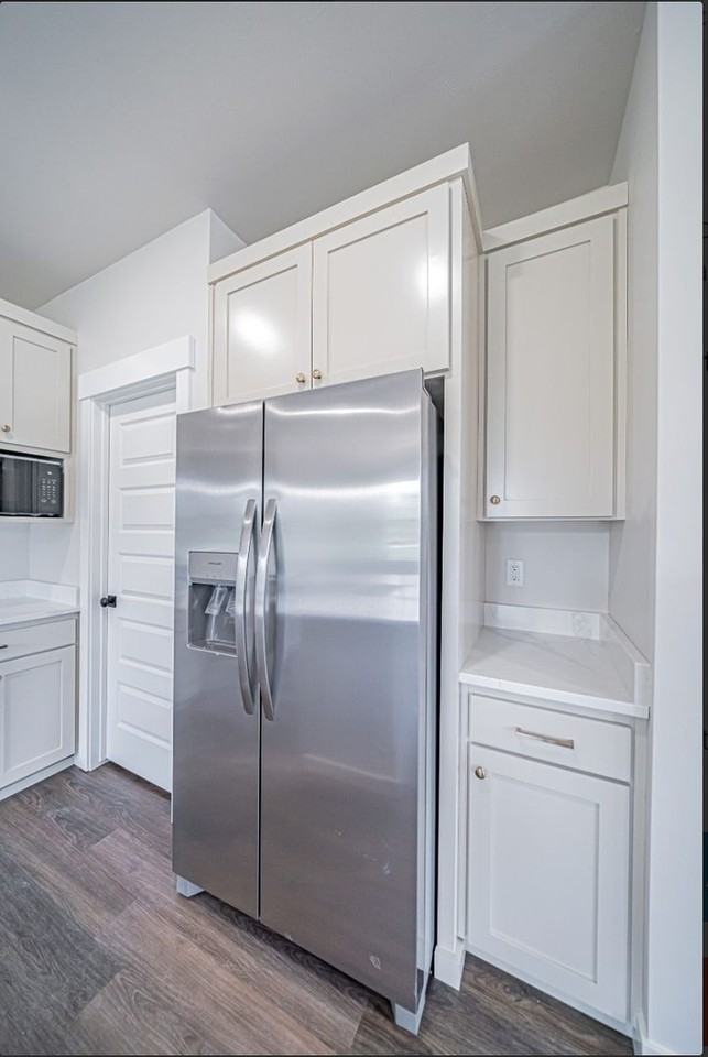 826 E Sunnyside Rd #2 - Photo 5 of 38