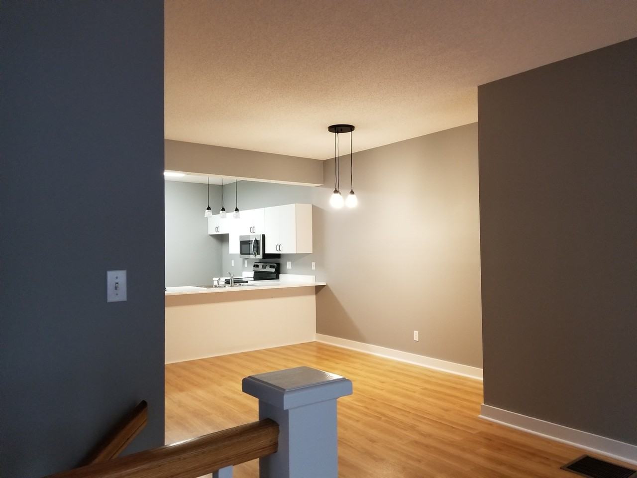 351 S Madison St - Photo 4 of 47