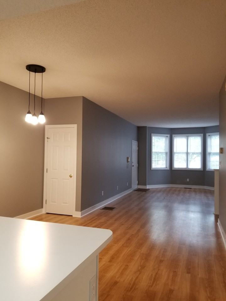 351 S Madison St - Photo 5 of 47