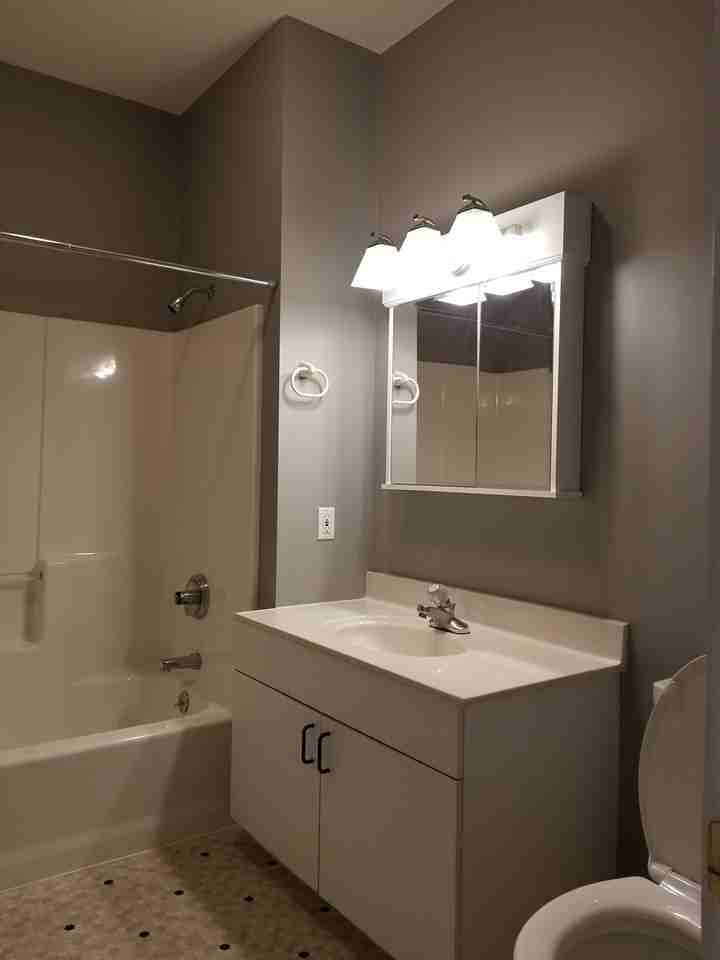 351 S Madison St - Photo 6 of 47