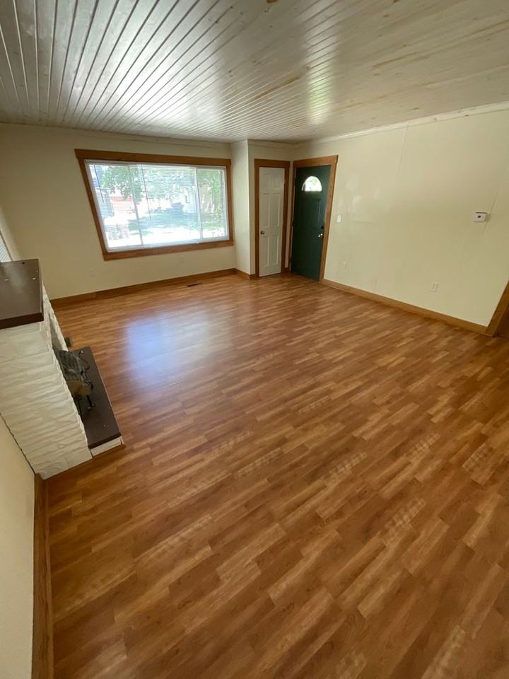 408 East 16th Street - Photo 7 of 42
