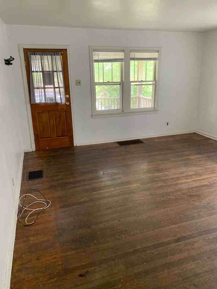 524 S Washington St - Photo 3 of 25